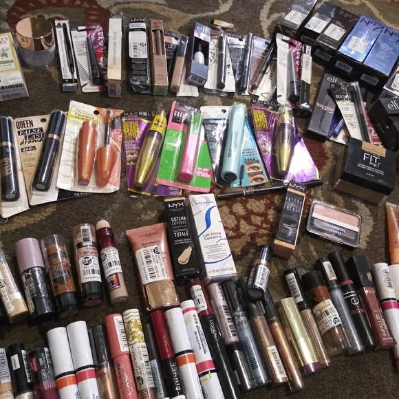 Makeup - Picture 5 of 7